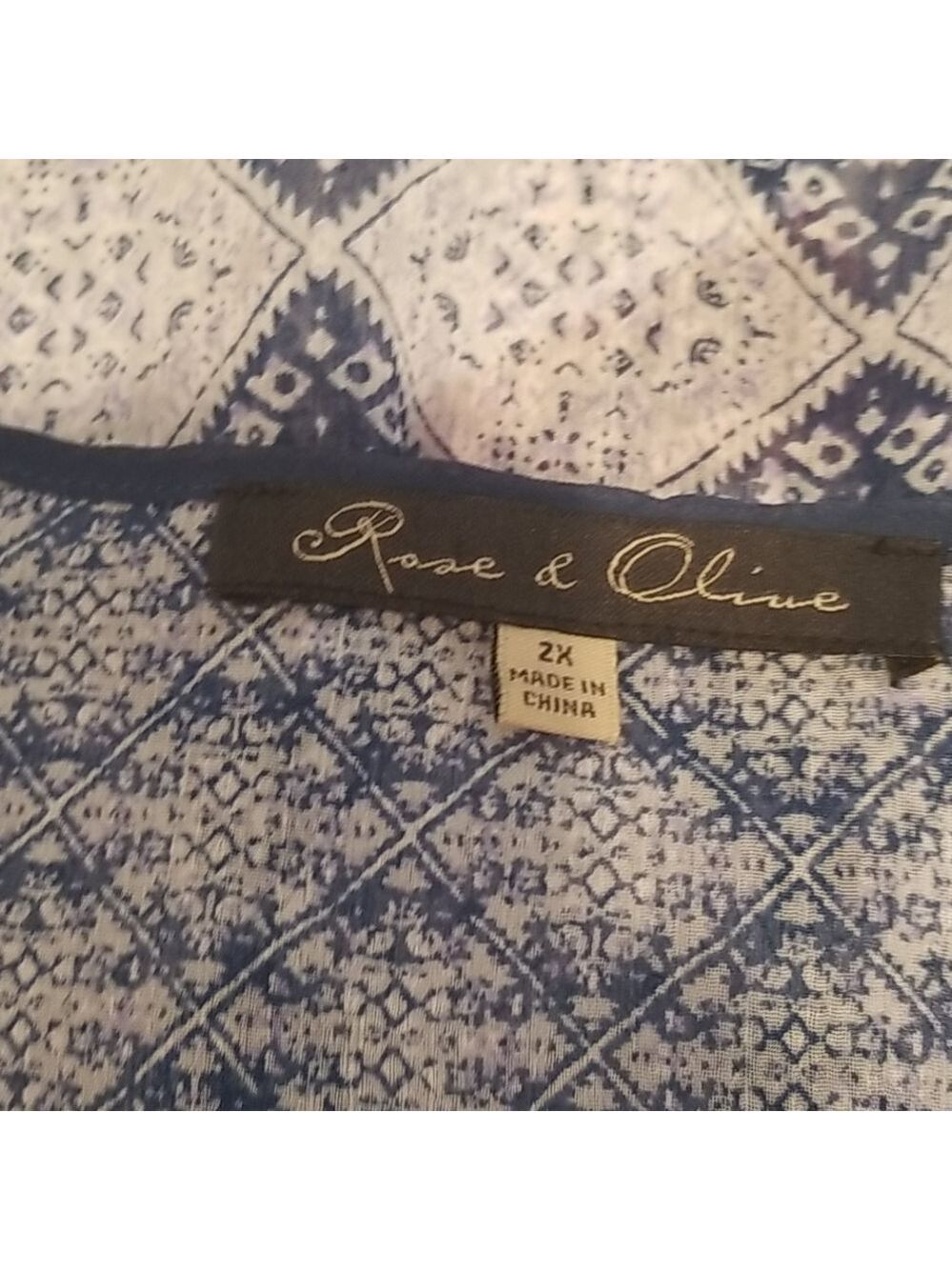 Rose & Olivia blue design sheer sleeveless blouse. - Picture 5 of 7